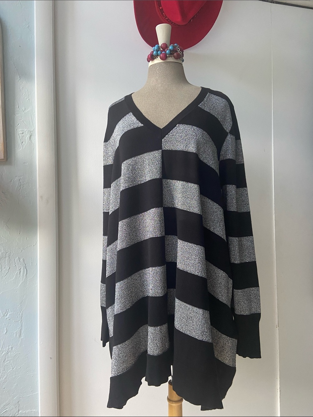 Lane Bryant Black & Silver Striped V-Neck Sweater Tunic
